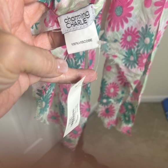 Charming Charlie Pink Flower Summer Scarf One Size - Picture 6 of 9